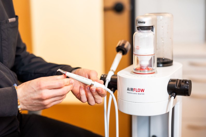 Airflow restoration dental